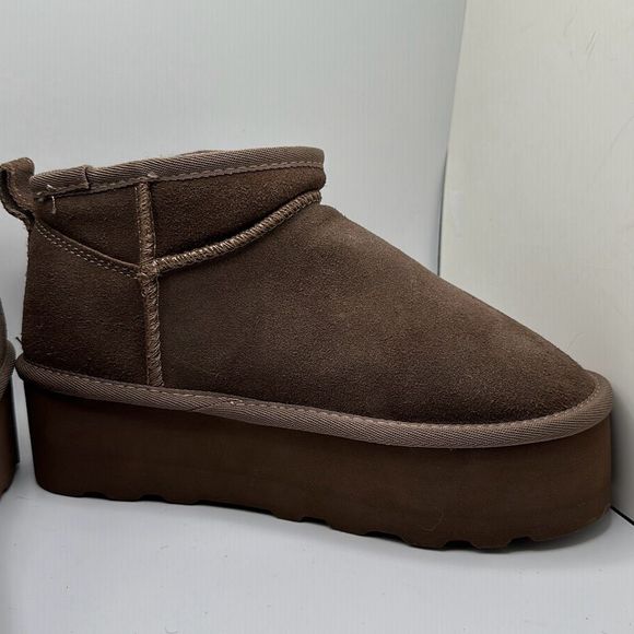 CUSHIONAIRE Women's Genuine Suede pull on platform boot +Memory Foam 6 TAUPE - Picture 6 of 7